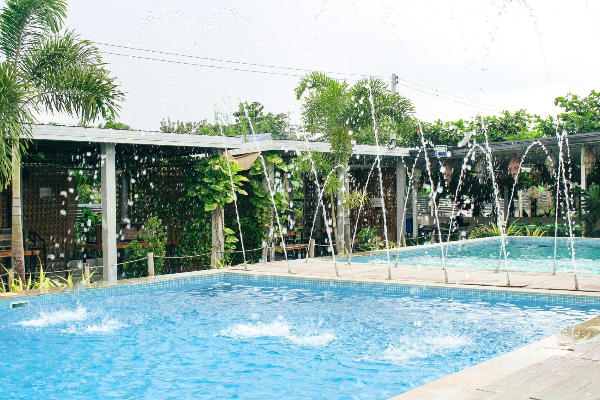 Urban Oasis Resort, Tarlac Экстерьер фото